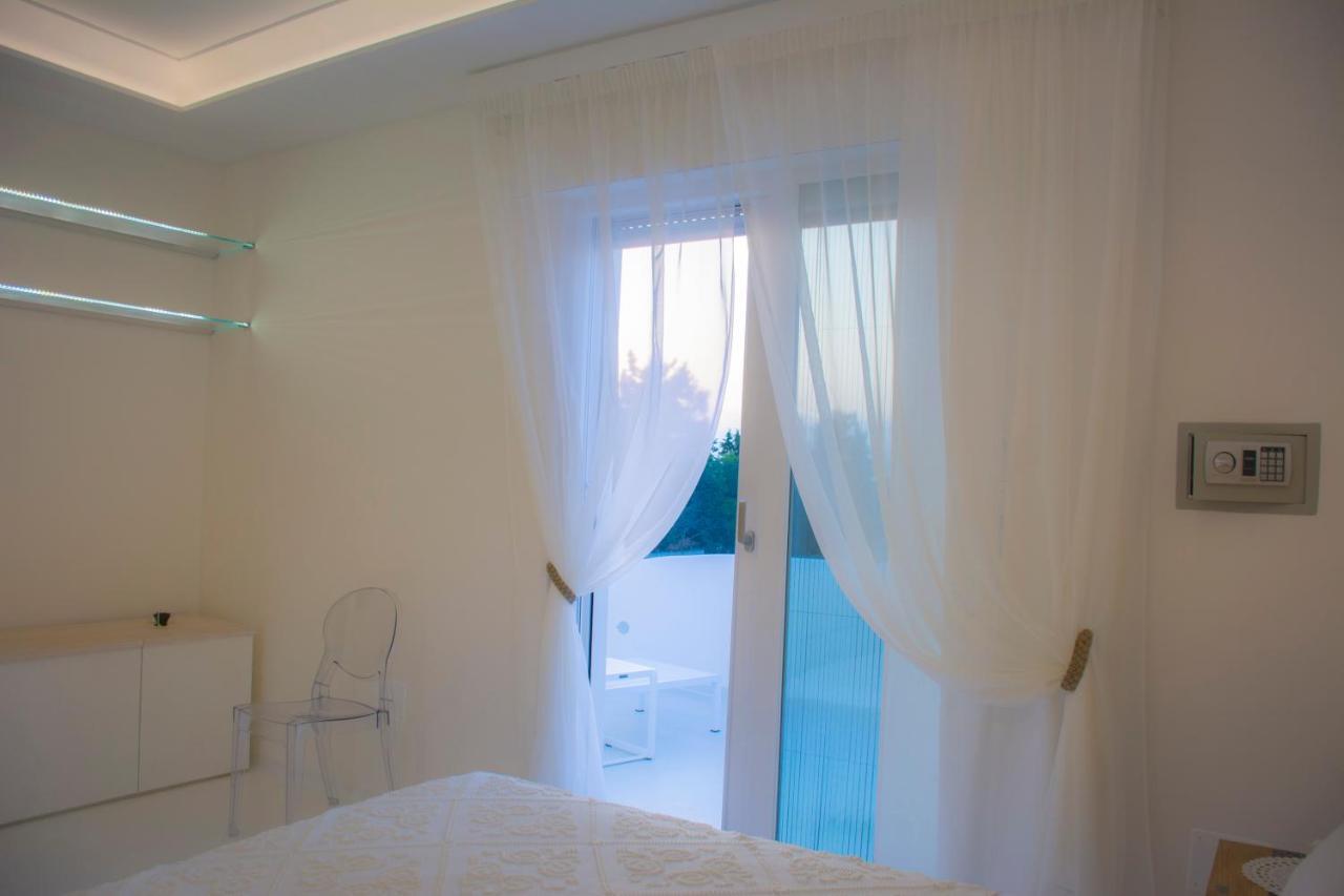 Valentino Luxury Room ปอร์โตเชซาเรโอ ภายนอก รูปภาพ