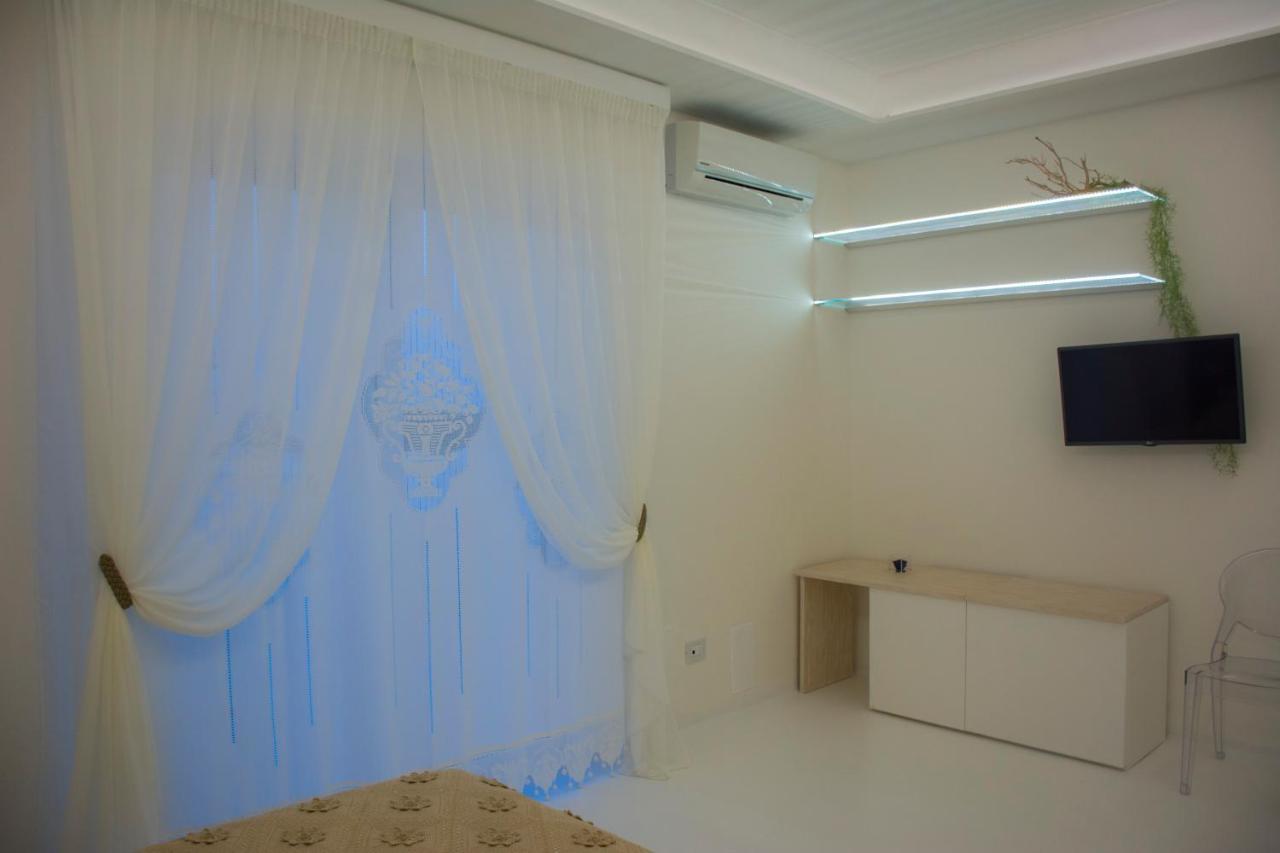 Valentino Luxury Room ปอร์โตเชซาเรโอ ภายนอก รูปภาพ